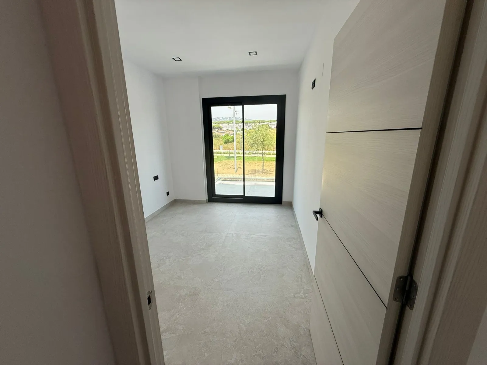 Dormitorio con salida a la terraza